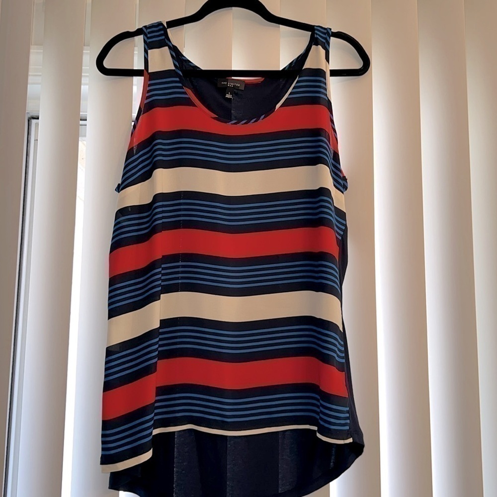 The limited - lightweight tank top - size large​ - Picture 3 of 9